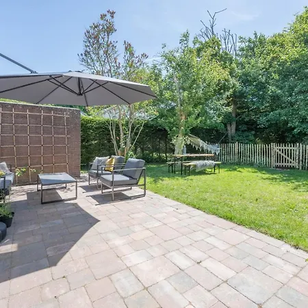 Holiday home 't Vrijhofje, Stijlvolle Vakantiewoning Nabij En Duinen *