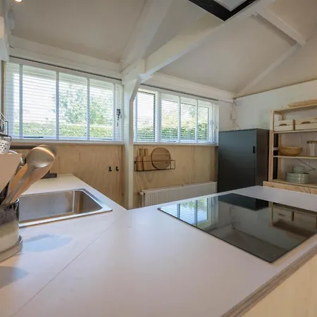 Holiday home 't Vrijhofje, Stijlvolle Vakantiewoning Nabij En Duinen